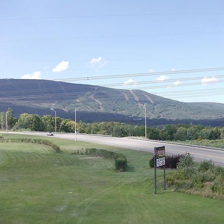 Holiday Villa Resorts At Mont Ste Anne Beaupré Exterior foto