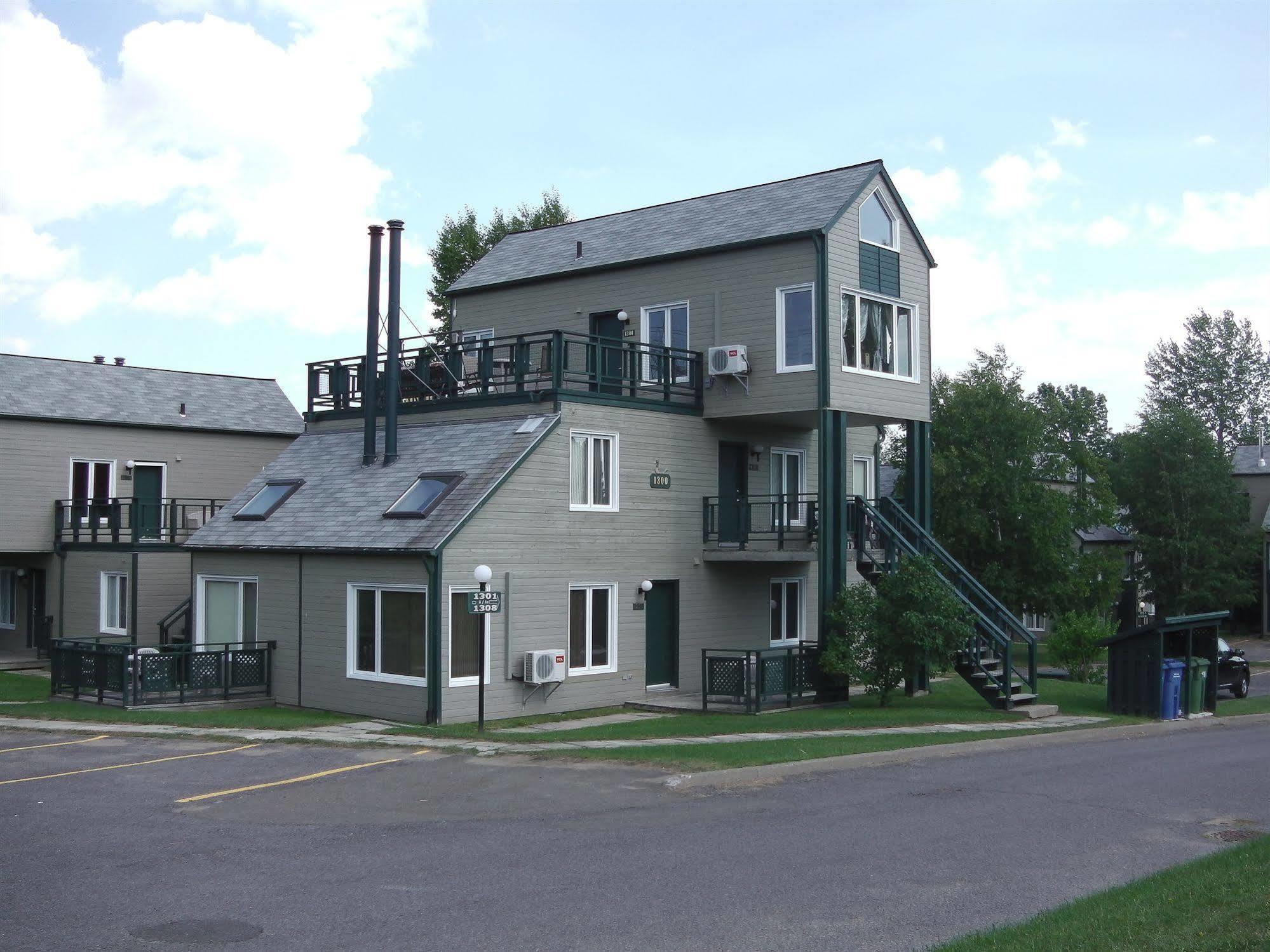 Holiday Villa Resorts At Mont Ste Anne Beaupré Exterior foto